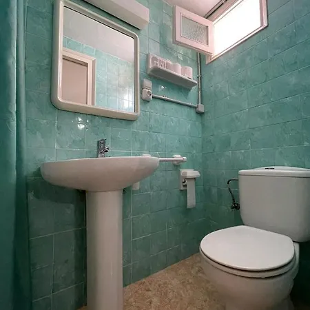 بيت ضيافة P&r Hostals Maria Rosa