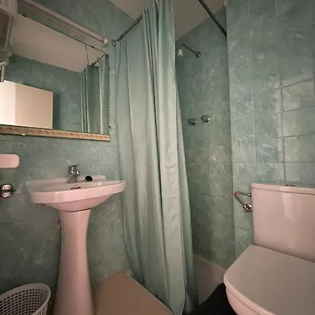 بيت ضيافة P&r Hostals Maria Rosa