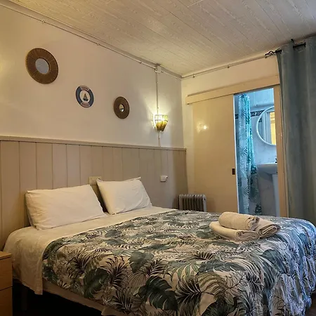 Affittacamere P&r Hostals Maria Rosa *