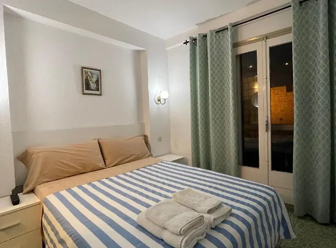 بيت ضيافة P&r Hostals Maria Rosa