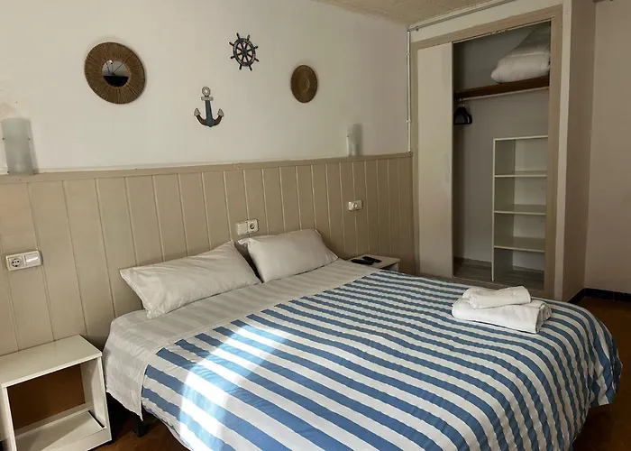 بيت ضيافة P&r Hostals Maria Rosa