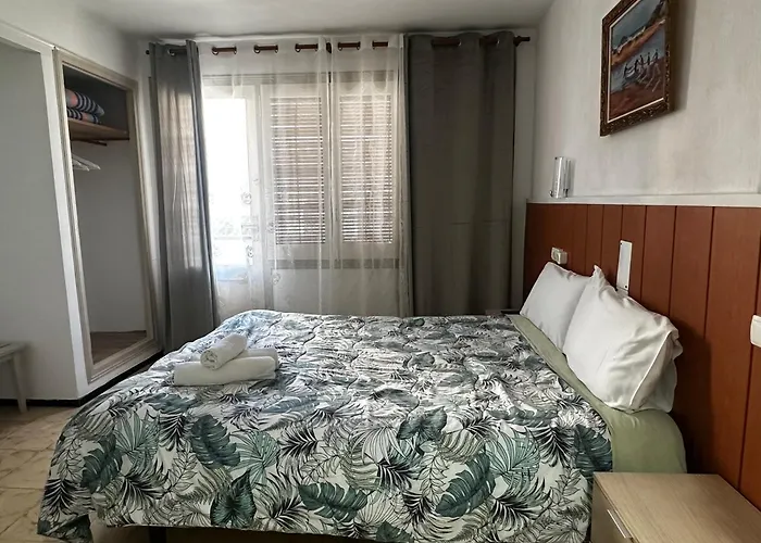 P&r Hostals Maria Rosa توسا ذي مار